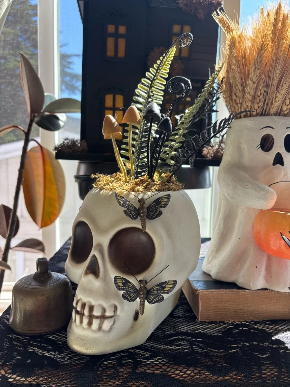 Target Midnight Forest 12” Skull & Halloween Plant Spooky Skeleton Head Retired